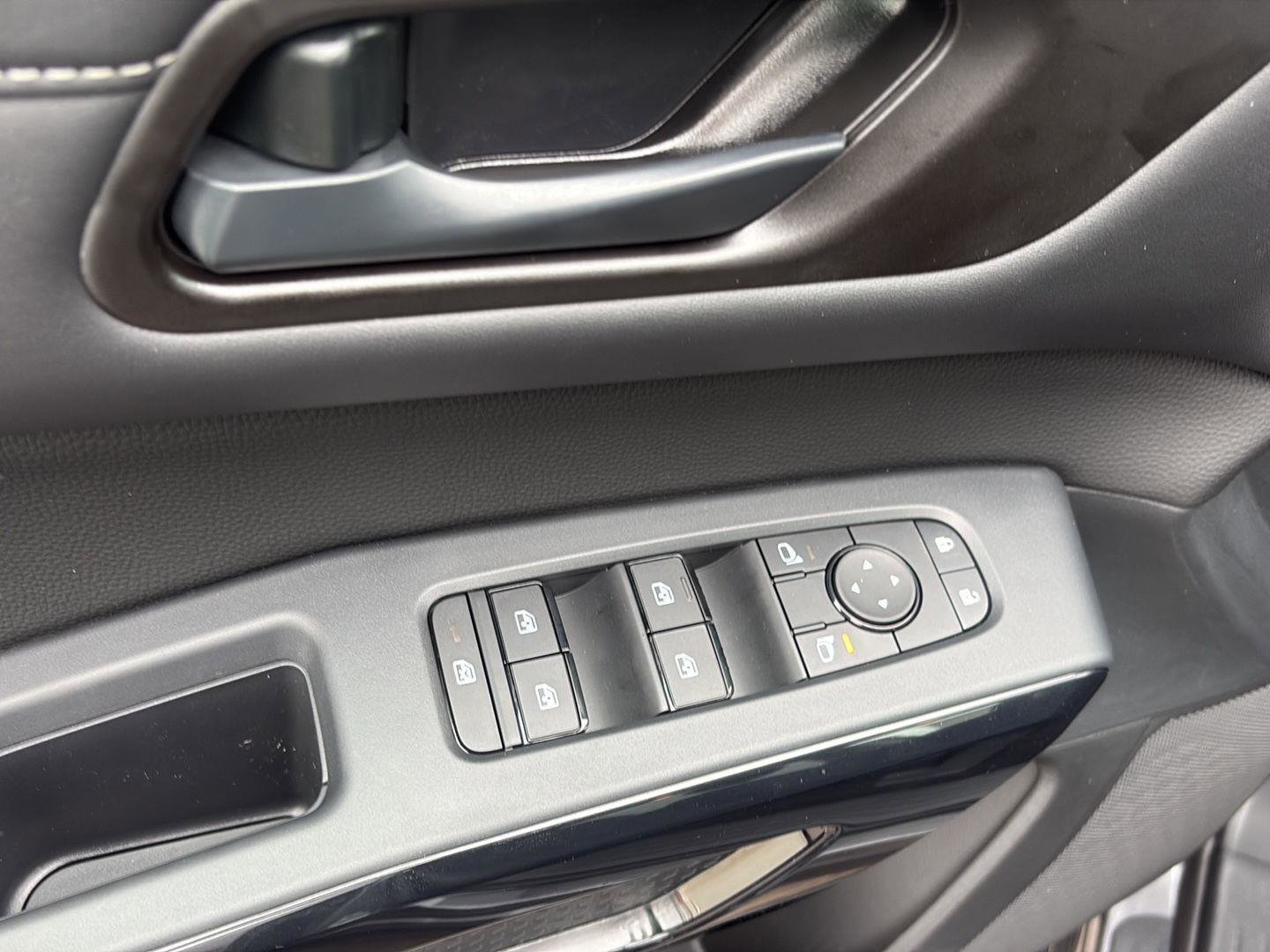 New 2026 Nissan Pathfinder SV AWD/4WD image 17