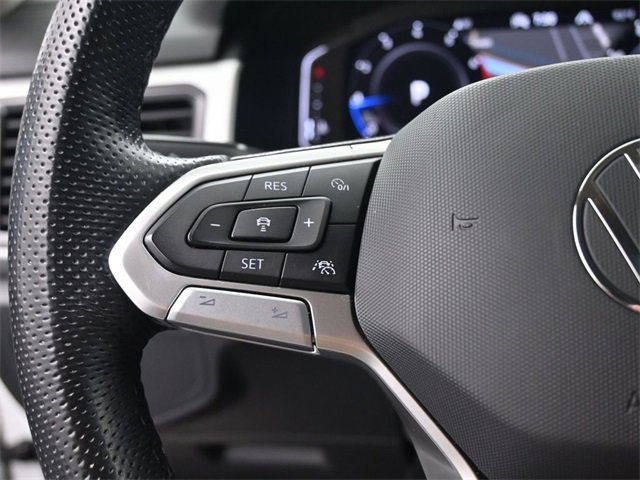 Used 2023 Volkswagen Atlas SEL Premium image 2