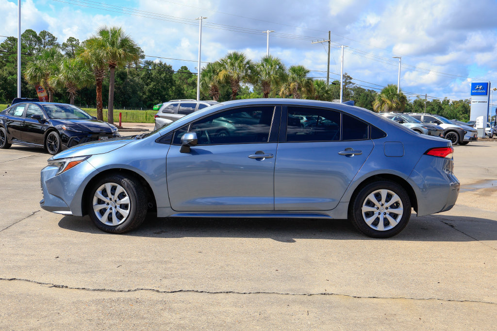 Used 2026 Toyota Corolla LE FWD image 25