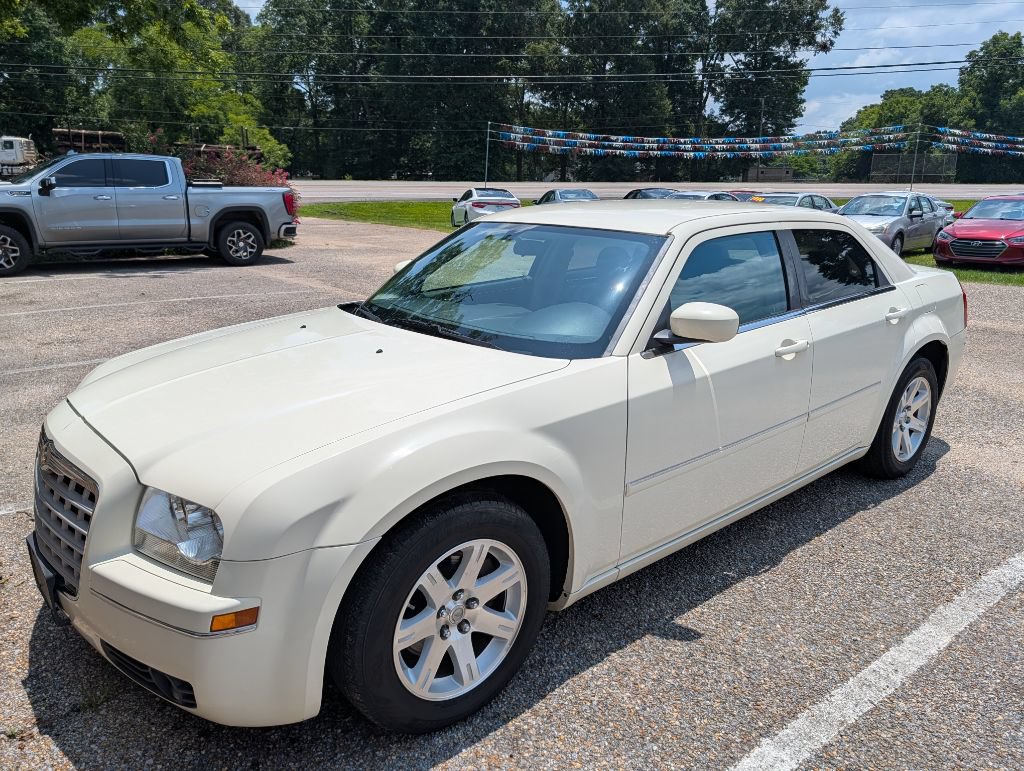 Used 2006 Chrysler 300 Touring w/ Comfort/Convenience Group RWD image 5