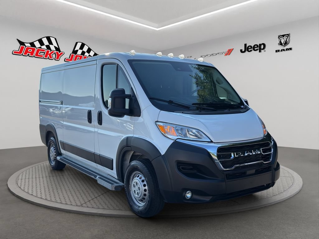 Used 2025 RAM ProMaster 2500 w/ U-Haul Equipment Group FWD image 13