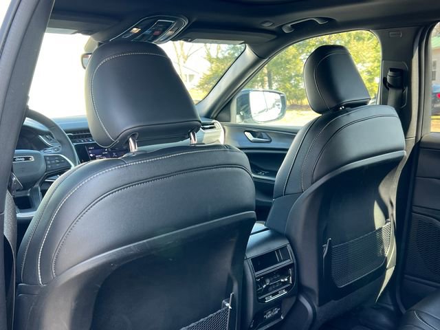 Used 2024 Jeep Grand Cherokee Altitude image 34