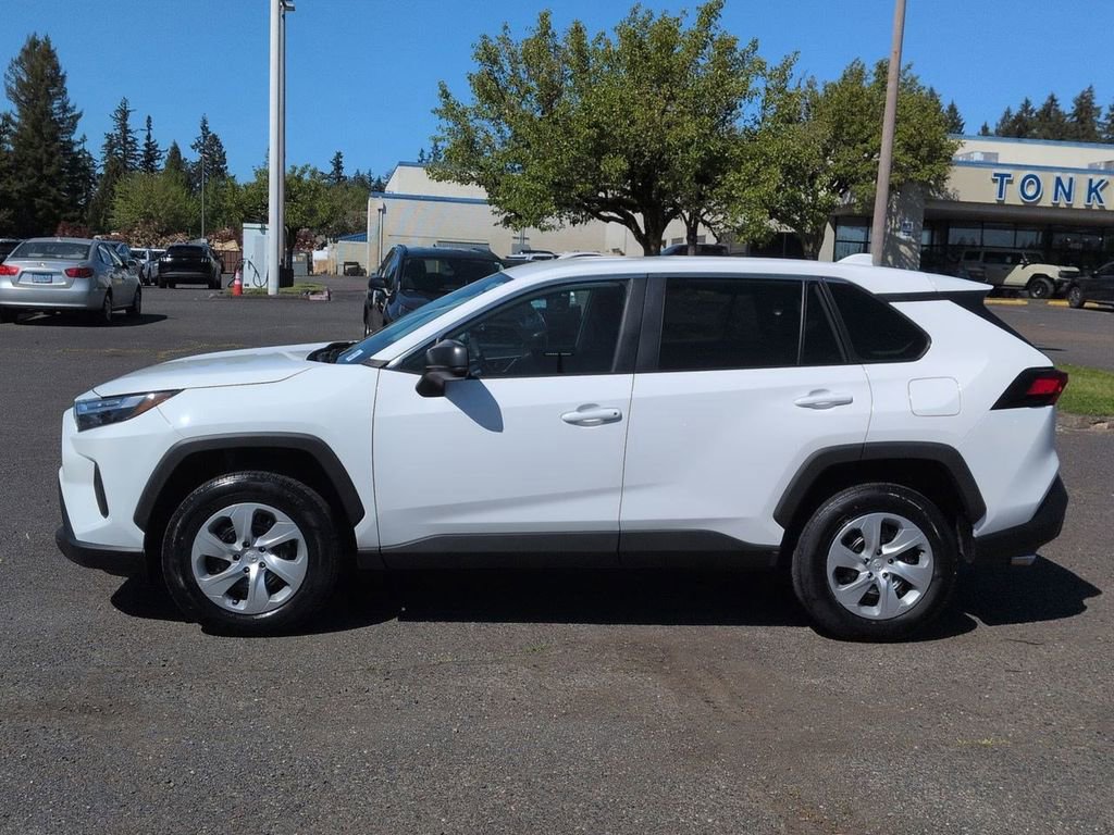 Used 2023 Toyota RAV4 LE AWD/4WD image 2