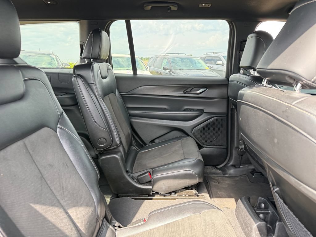 Used 2023 Jeep Grand Cherokee L Laredo AWD/4WD image 42