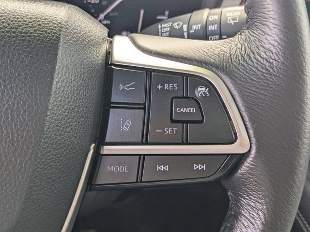 Used 2025 Toyota Sienna XLE w/ XLE Plus Package FWD image 27