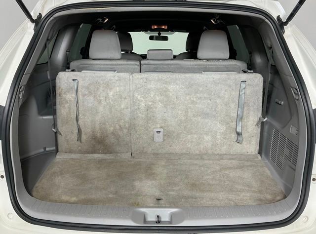 Used 2015 Toyota Highlander LE FWD image 25