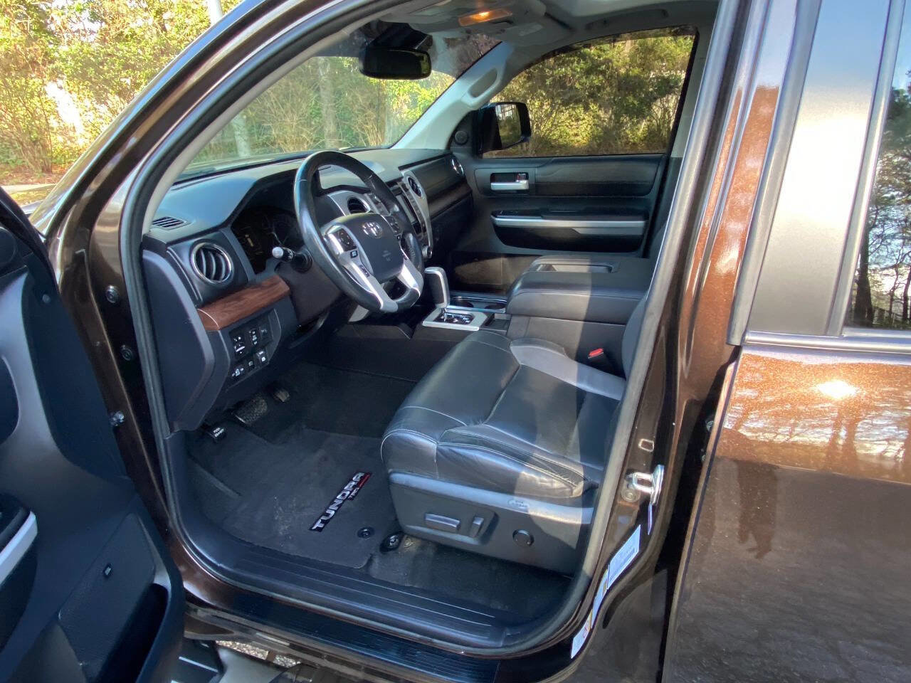 Used 2018 Toyota Tundra Limited w/ Limited Premium Package image 16