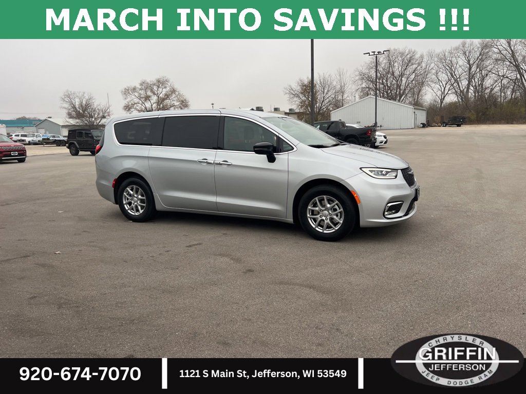 New 2026 Chrysler Pacifica Select image 7