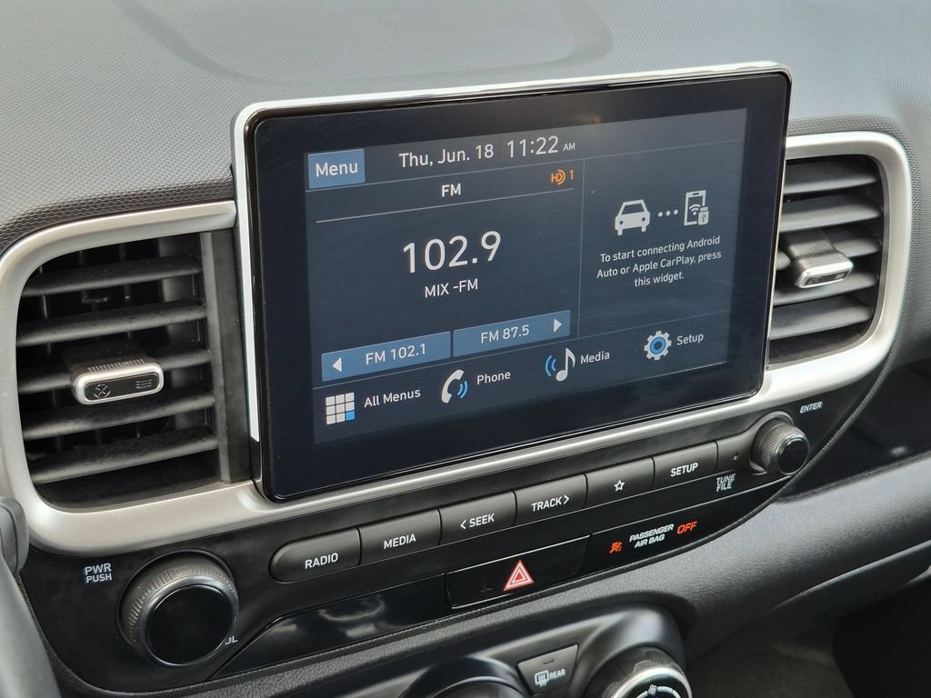 Used 2025 Hyundai Venue SEL FWD image 18