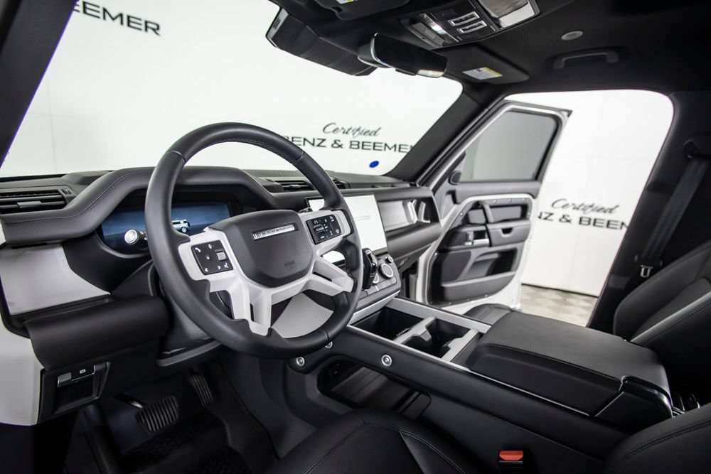 Used 2026 Land Rover Defender 110 X-Dynamic SE AWD/4WD image 23