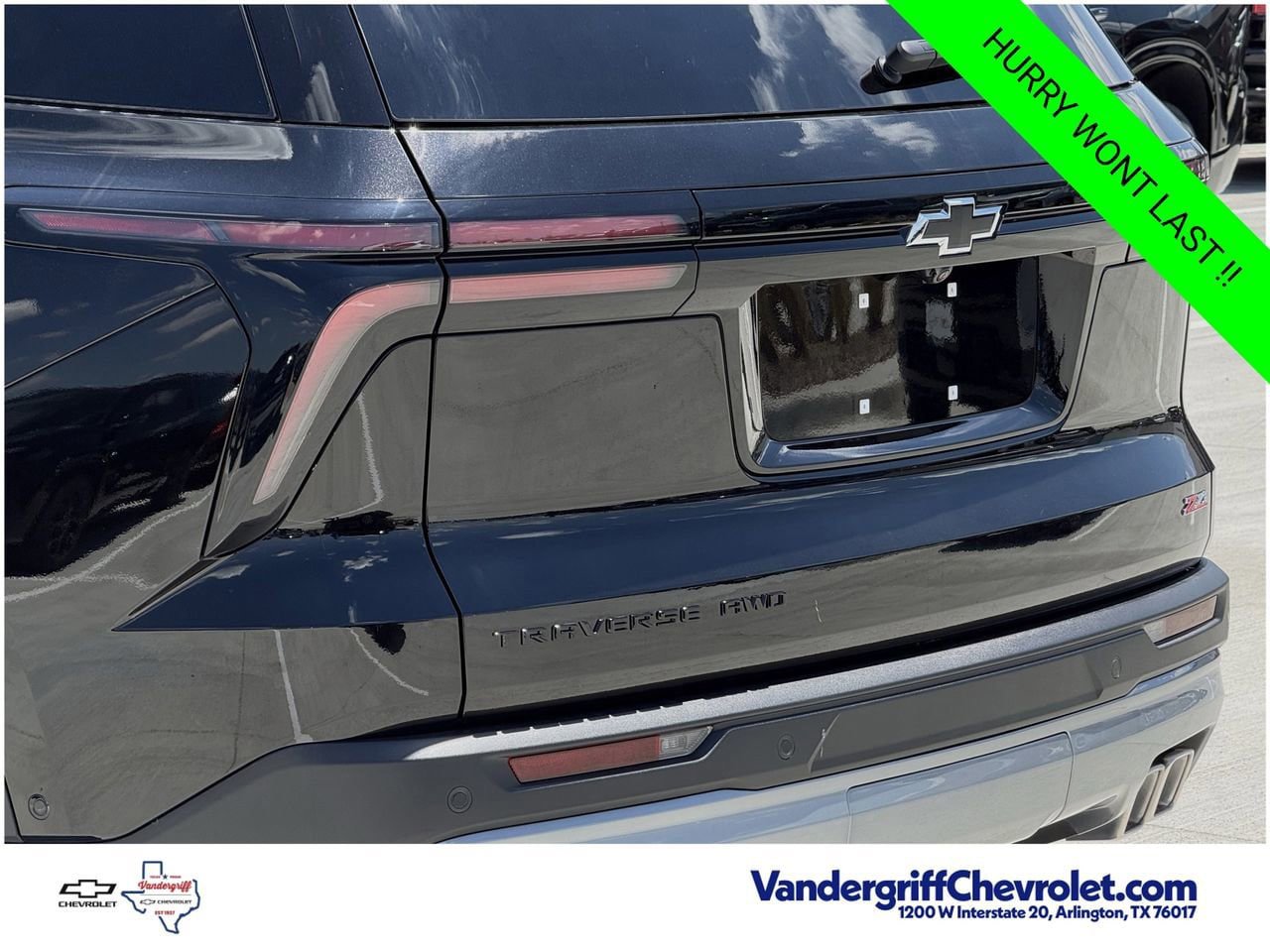 New 2026 Chevrolet Traverse Z71 w/ Enhanced Driving Package AWD/4WD image 6