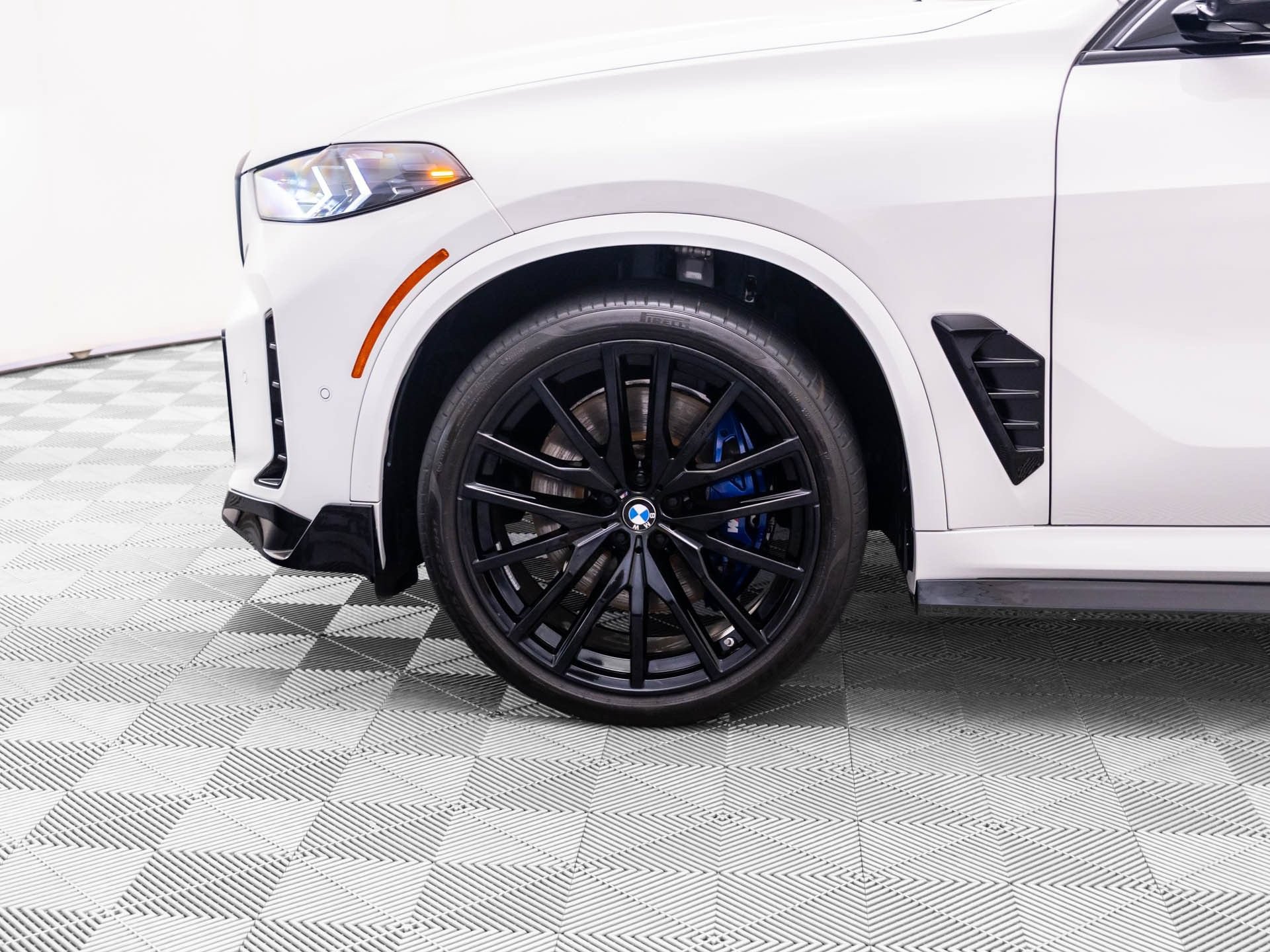 Used 2024 BMW X5 M60i w/ Climate Comfort Package AWD/4WD image 36