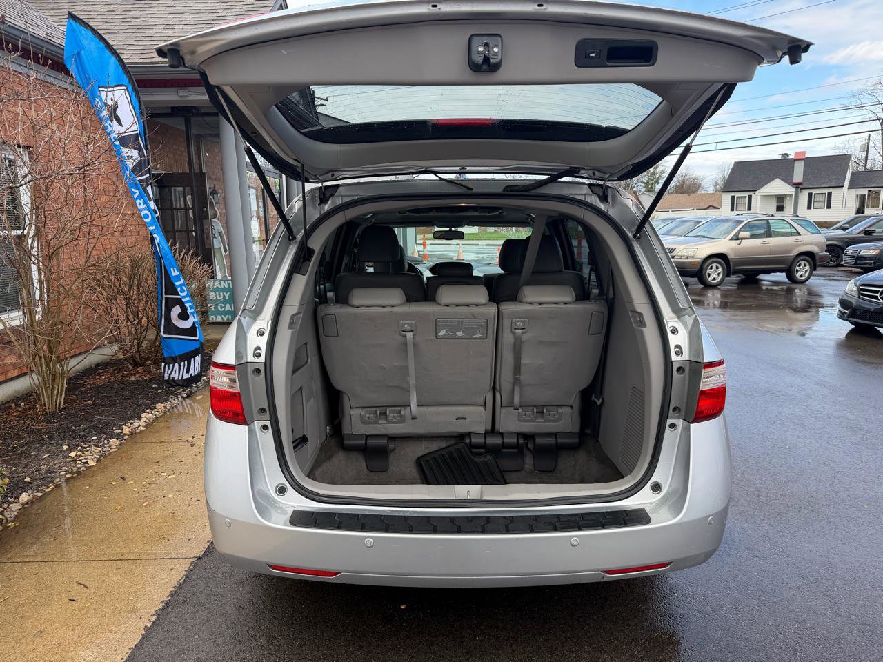 Used 2012 Honda Odyssey Touring Elite image 4