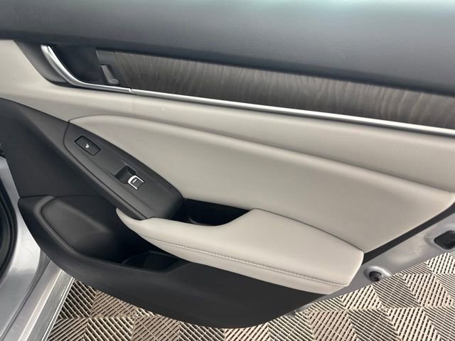 Used 2018 Honda Accord Touring image 27