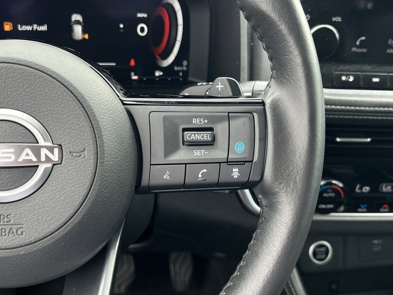 Used 2023 Nissan Rogue Platinum w/ Platinum Premium Package FWD image 11
