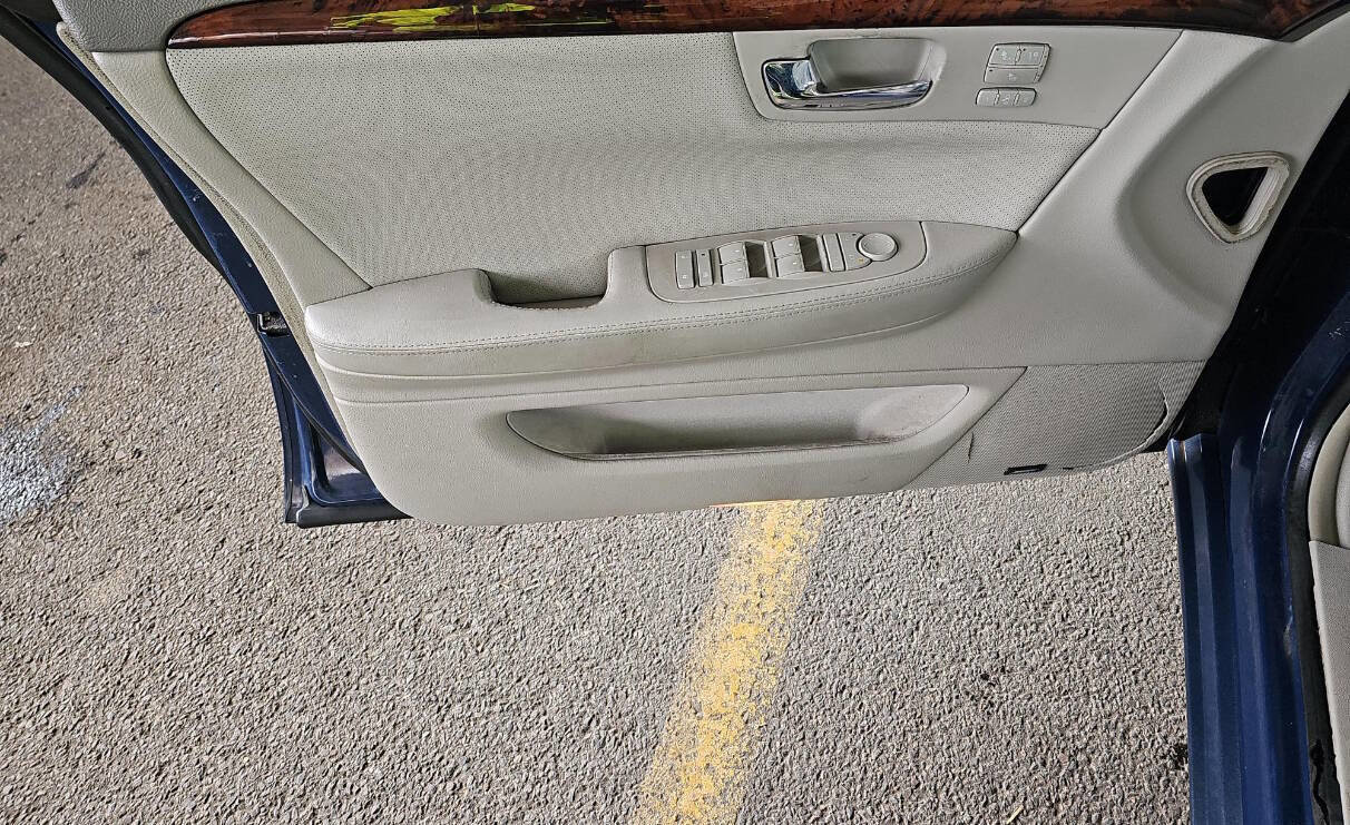 Used 2009 Cadillac DTS FWD image 12
