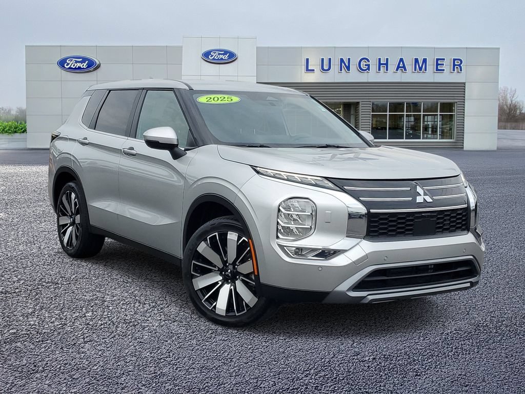 Used 2025 Mitsubishi Outlander SE