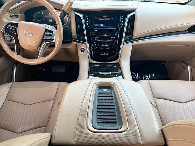 Used 2019 Cadillac Escalade Platinum image 18