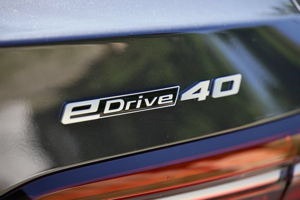 New 2027 BMW i5 eDrive40 RWD image 7