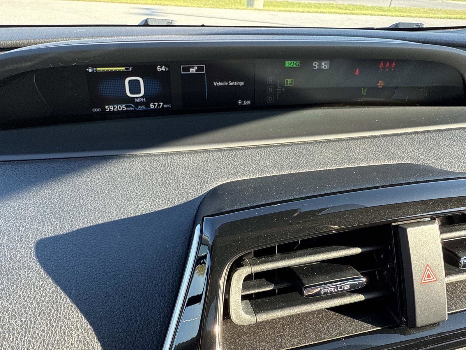 Used 2021 Toyota Prius Prime Limited image 5