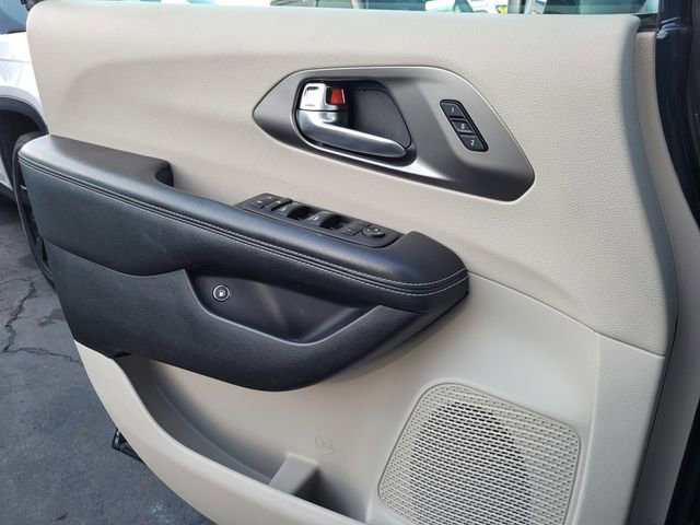 Certified 2021 Chrysler Pacifica Touring-L image 15