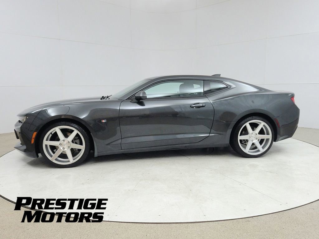 Used 2016 Chevrolet Camaro LT RWD image 4