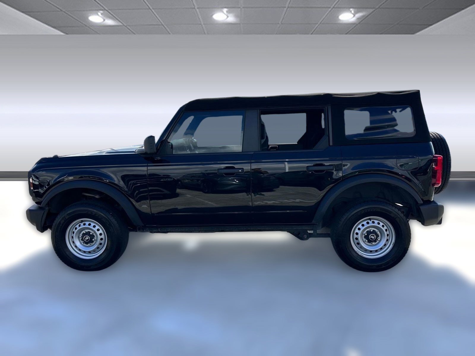 Used 2022 Ford Bronco 4-Door image 2
