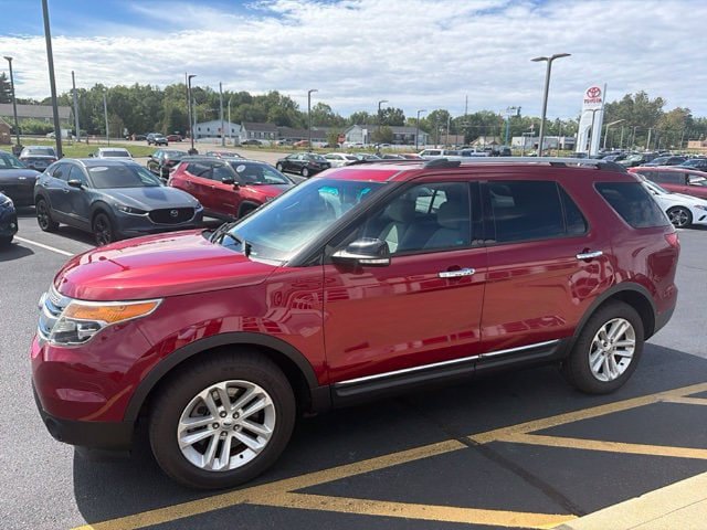 Used 2013 Ford Explorer XLT FWD image 2