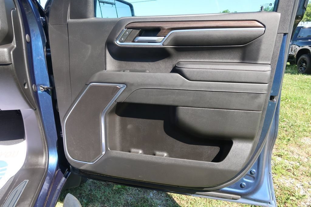 Used 2023 Chevrolet Silverado 1500 LT w/ Protection Package AWD/4WD image 20
