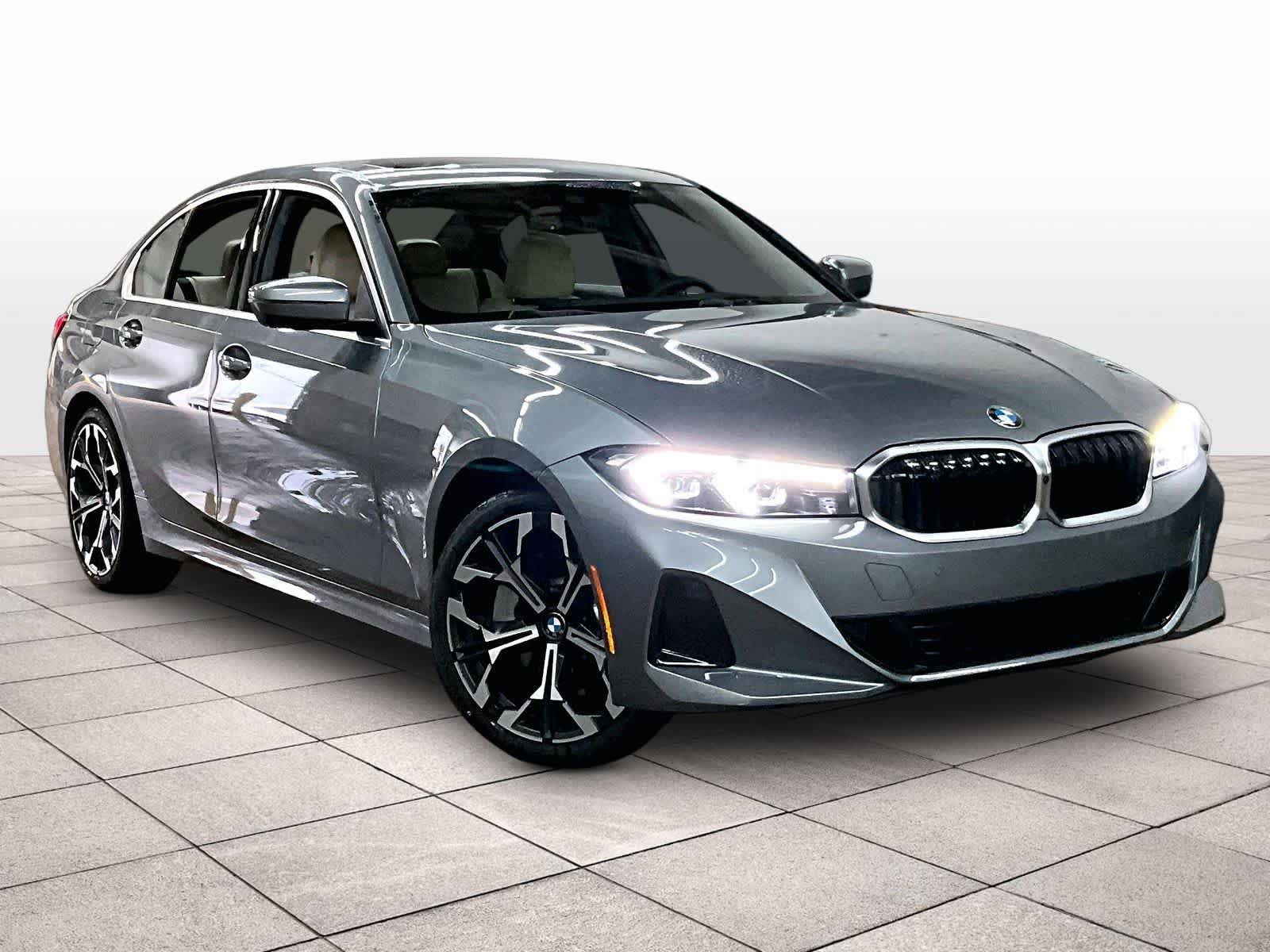 Used 2025 BMW 330i Sedan w/ Premium Package RWD image 2