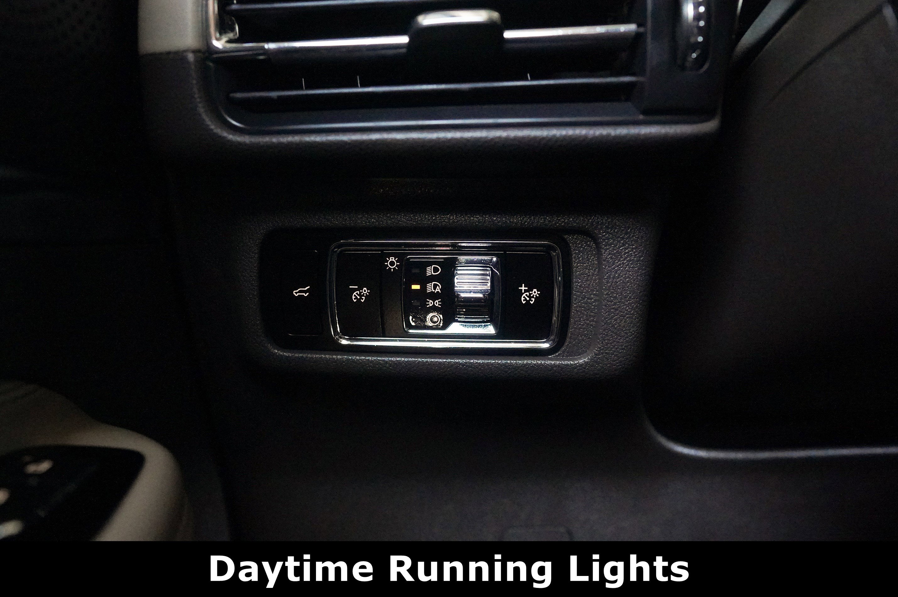 Used 2024 Lincoln Corsair Reserve w/ Equipment Group 201A image 11