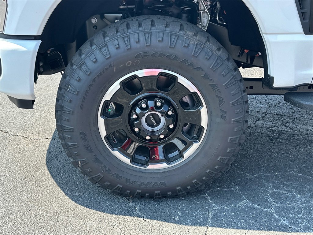 New 2025 Ford F350 4x4 Crew Cab Super Duty image 11