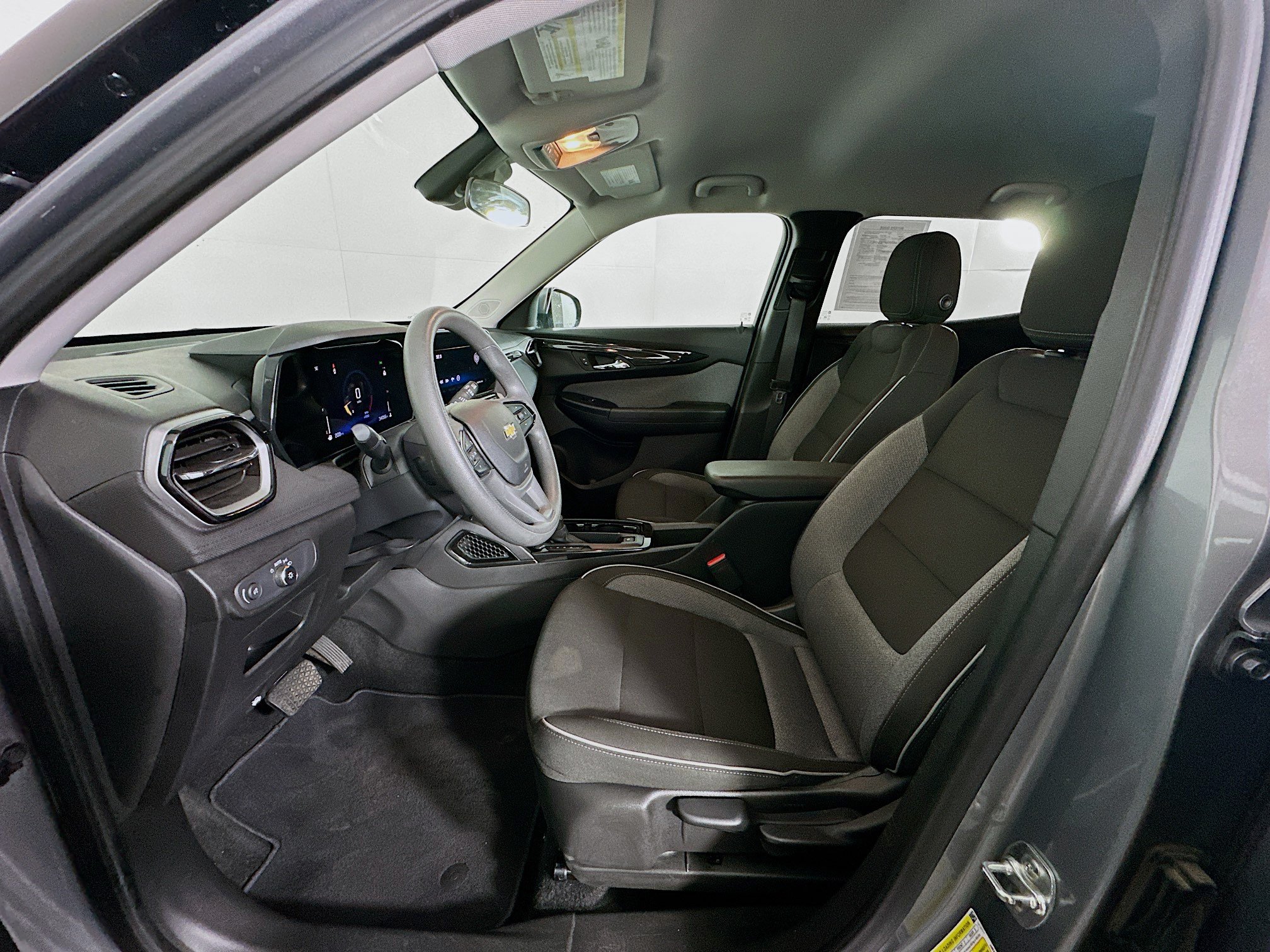 Used 2025 Chevrolet TrailBlazer LT FWD image 13