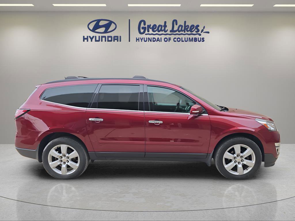 Used 2017 Chevrolet Traverse LT w/ Style and Technology Package FWD image 6
