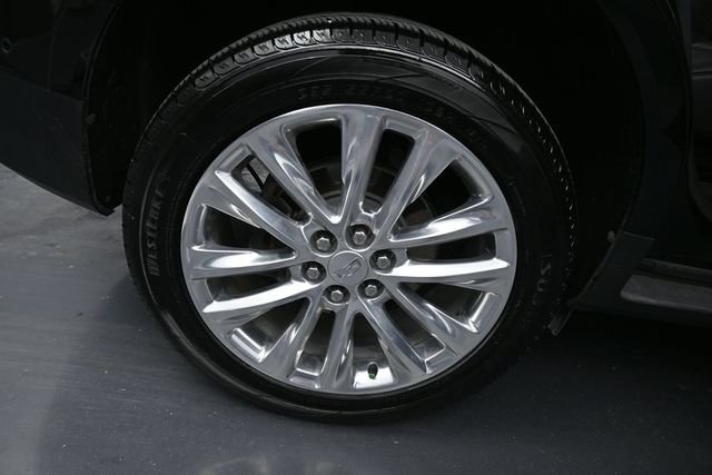 Used 2019 Cadillac XT5 Platinum AWD/4WD image 33
