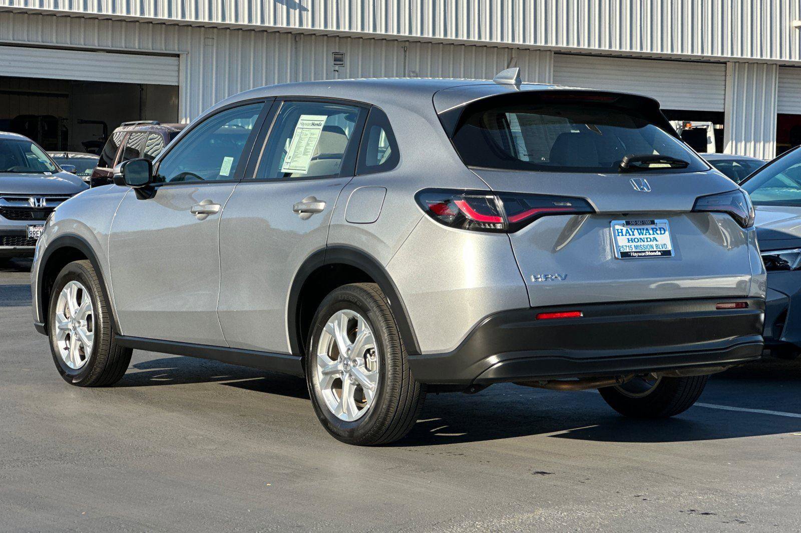 Certified 2025 Honda HR-V LX image 5