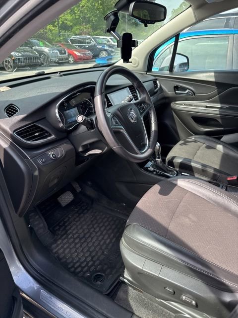 Used 2020 Buick Encore Preferred AWD/4WD image 2