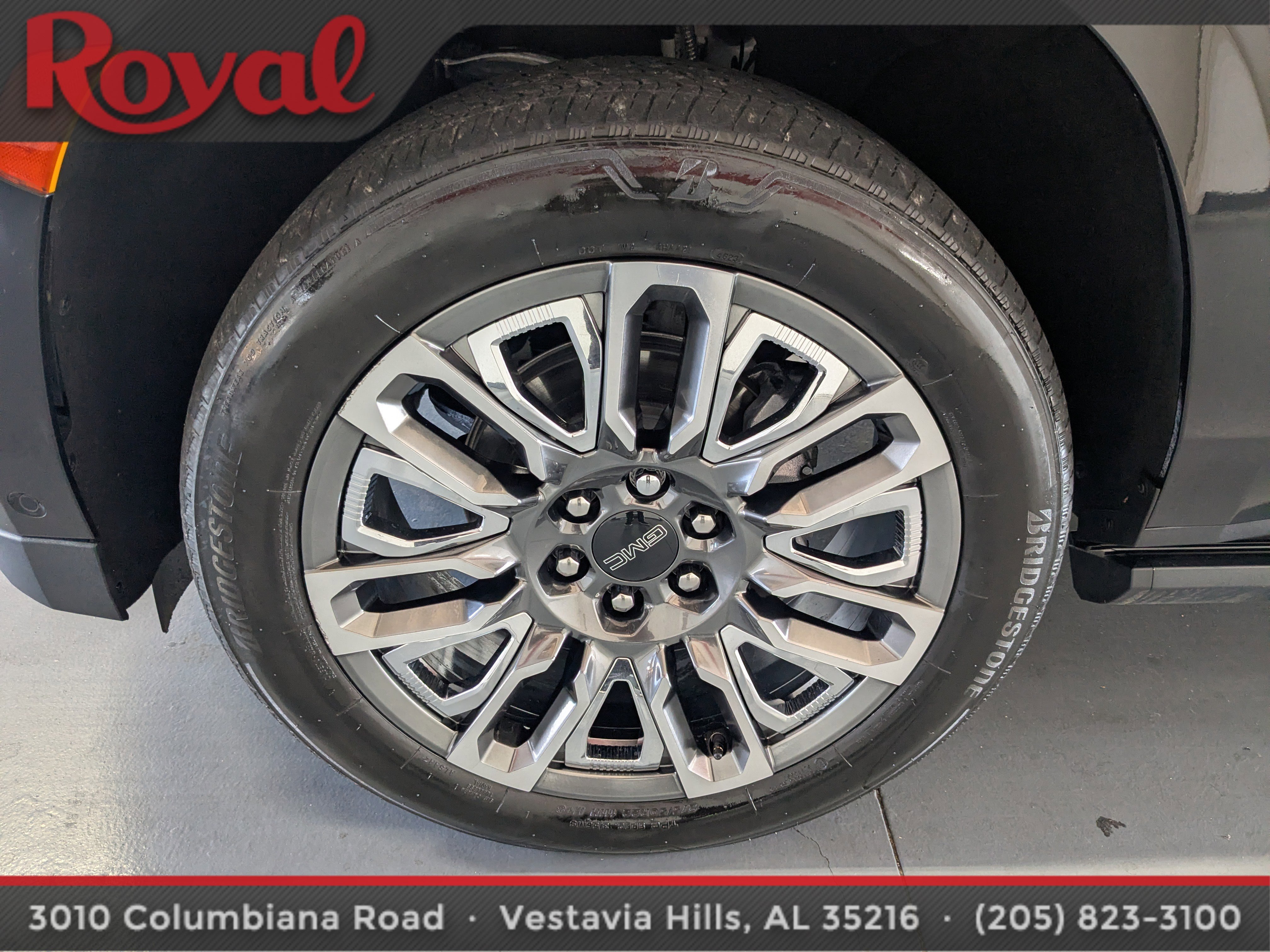 Used 2024 GMC Yukon Denali Ultimate image 32