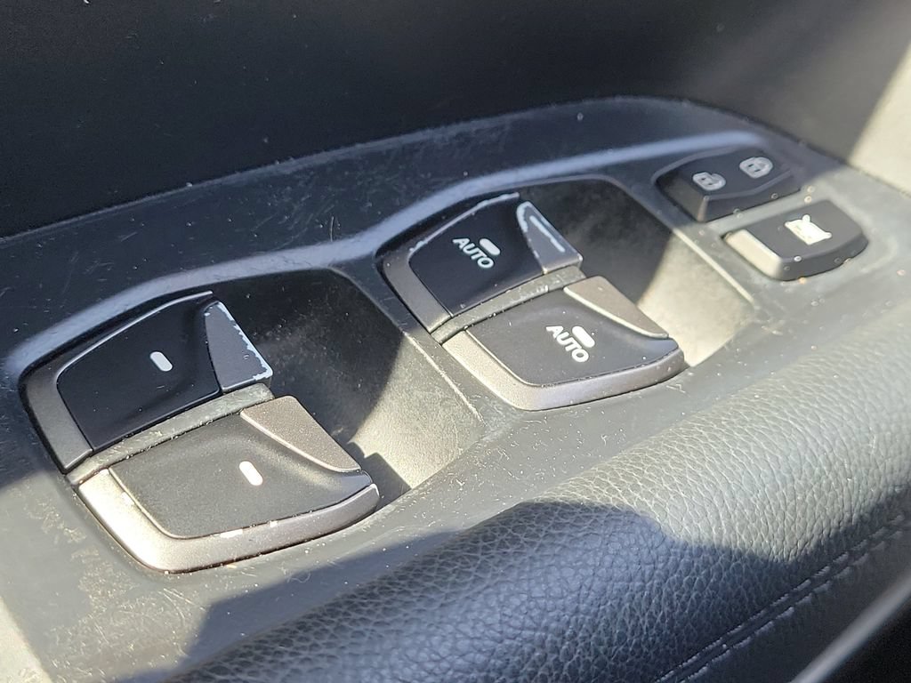 Used 2017 Hyundai Santa Fe Sport FWD image 27