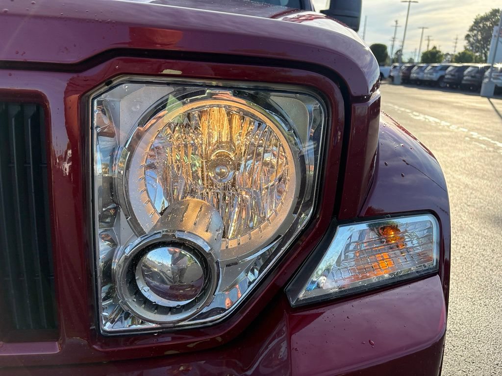 Used 2012 Jeep Liberty Sport AWD/4WD image 9