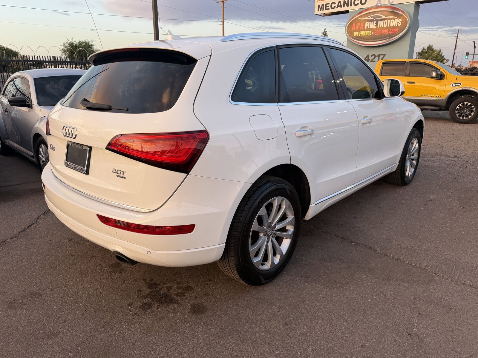 Used 2015 Audi Q5 2.0T Premium Plus w/ Technology Package AWD/4WD image 4