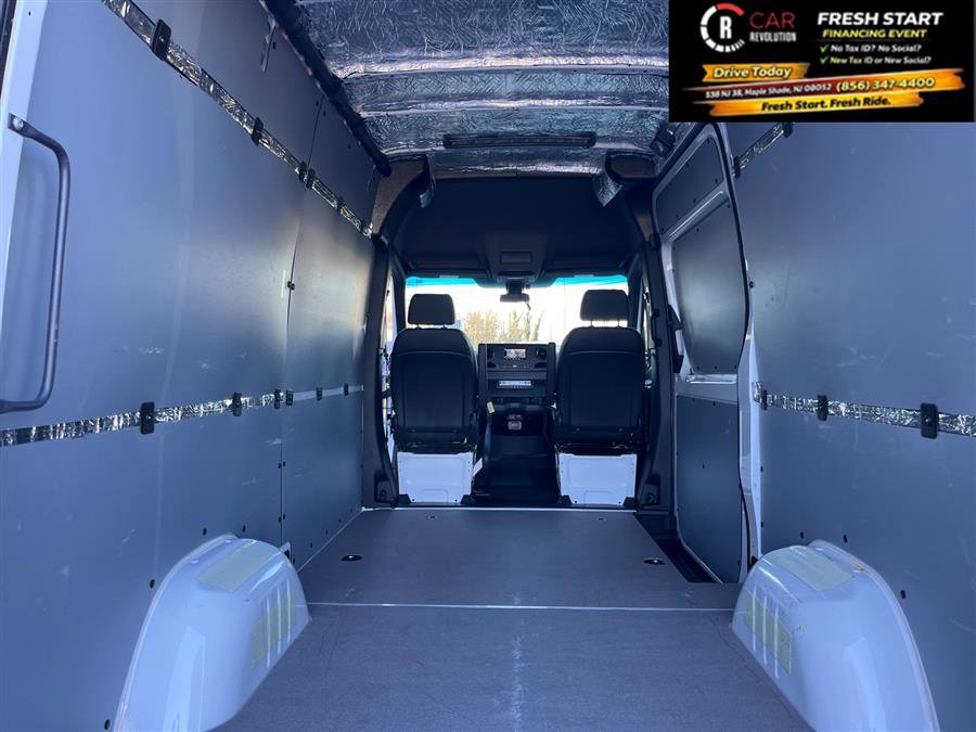Used 2023 Mercedes-Benz Sprinter 2500 image 12