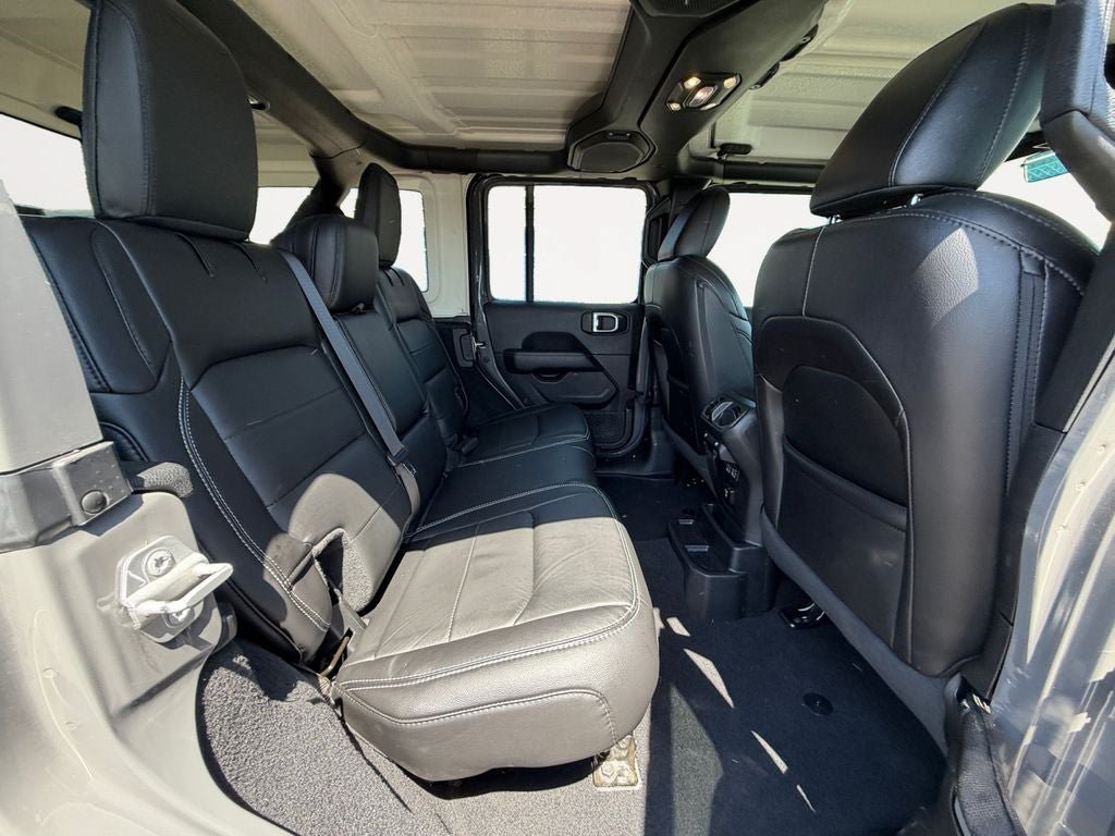 Used 2020 Jeep Wrangler Unlimited Sahara AWD/4WD image 23
