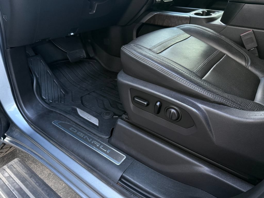 Used 2019 GMC Sierra 1500 Denali w/ Denali Ultimate Package AWD/4WD image 22