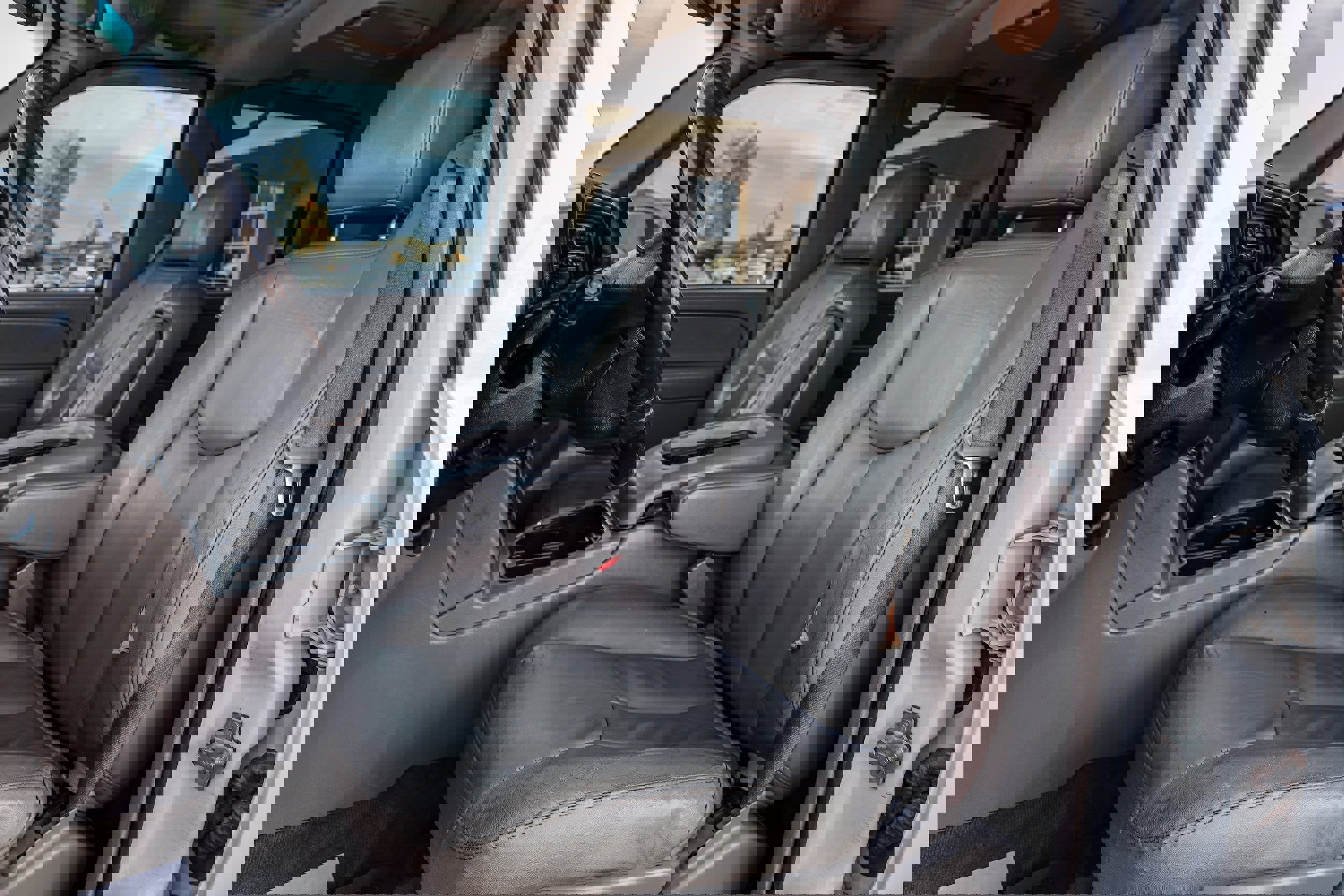 Used 2005 GMC Yukon XL 2500 SLT w/ SLT Preferred Equipment Group image 12