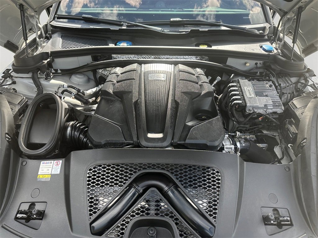 Used 2022 Porsche Macan S image 9