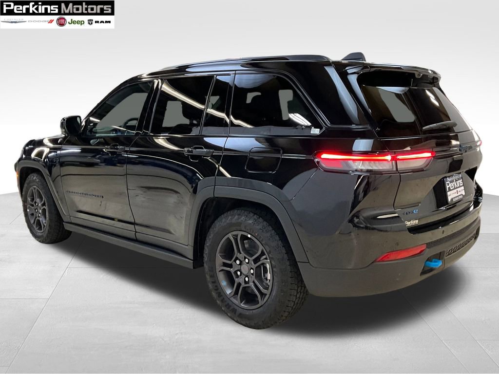 New 2025 Jeep Grand Cherokee Trailhawk w/ Advanced Protech Group II image 4