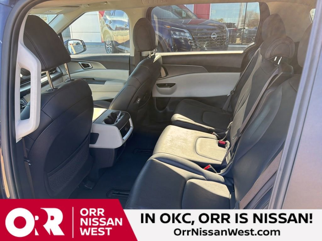 Used 2024 Kia Carnival LX image 16