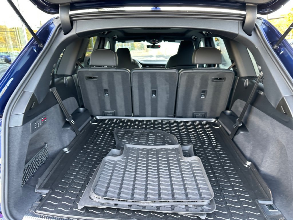 Certified 2023 Audi SQ7 Premium Plus w/ Towing Package AWD/4WD image 20