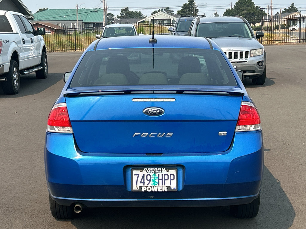 Used 2010 Ford Focus SE FWD image 4